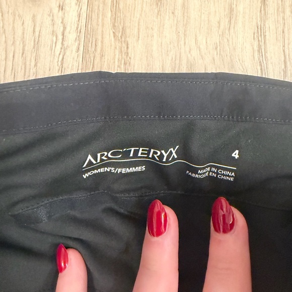 Arc'teryx Women's Black Pants - Picture 2 of 4
